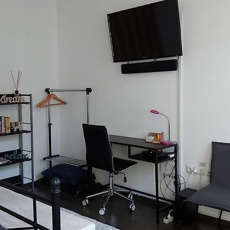 City Center Minimalist Apartment Oradea Zewnętrze zdjęcie